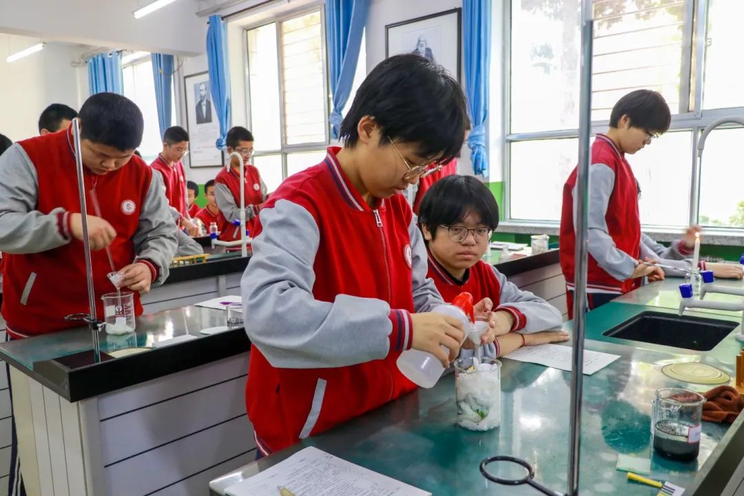 沖刺實驗考試 亮劍中考第一仗丨理化生實驗中考紀(jì)實