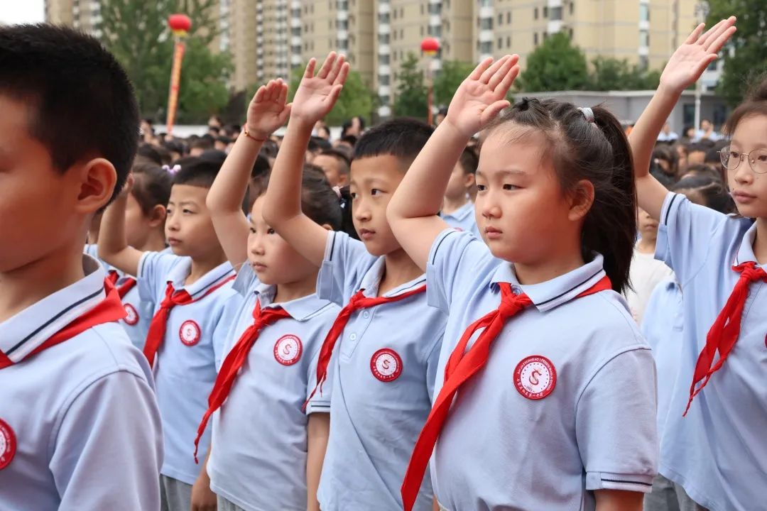 【立小 ? 開(kāi)學(xué)季】圍觀直播啦！今年的開(kāi)學(xué)典禮很燃很颯氣！