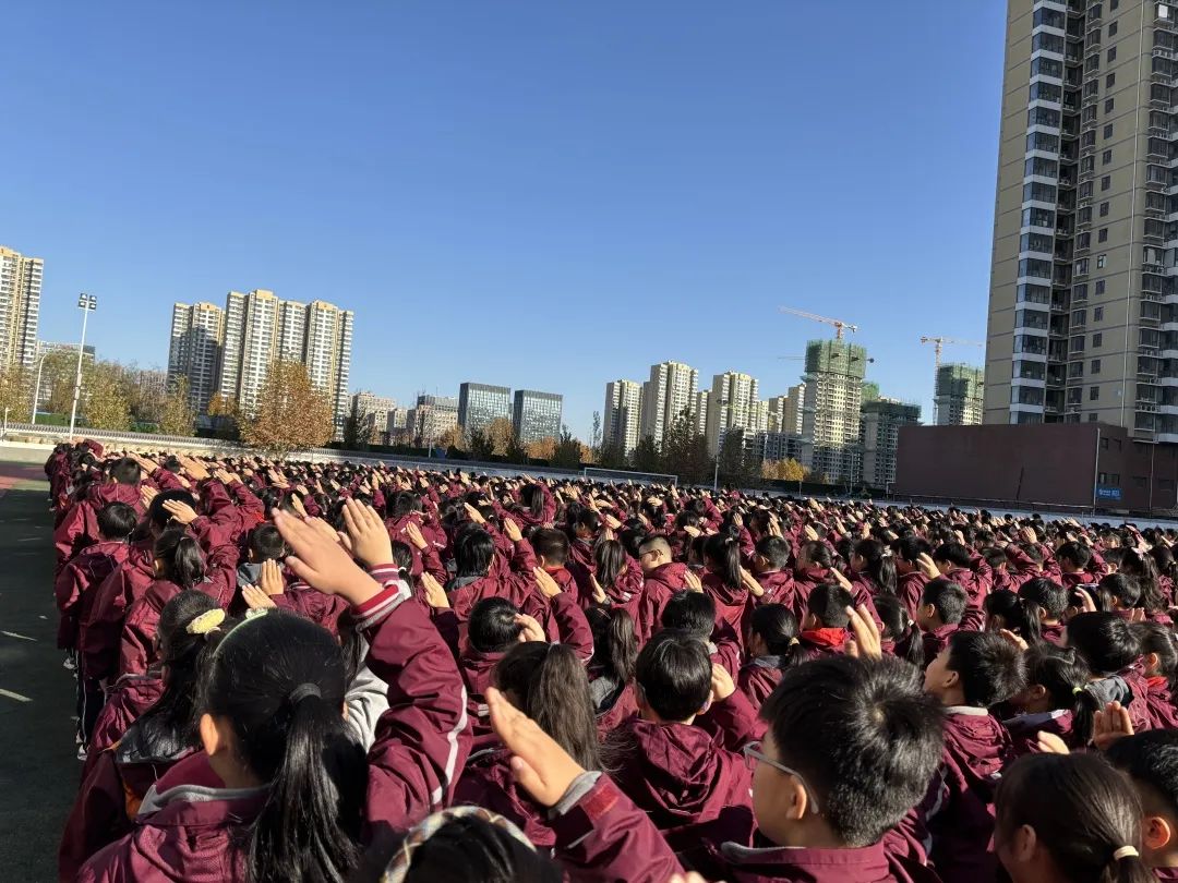 【立小 ? 思政】弘揚(yáng)法治精神 共筑法治校園｜法治主題升旗儀式